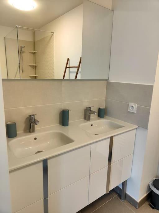 Location De Vacances A Andernos - Appartement 2 Chambres Dans Residence Neuve 외부 사진
